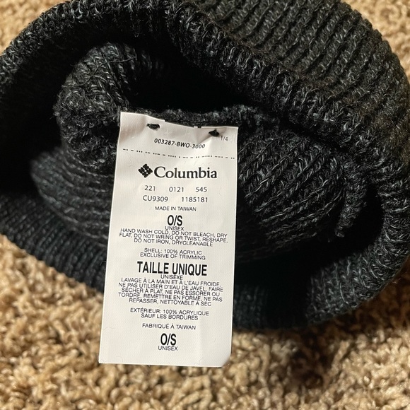 NWT black Columbia beanie OS - Picture 3 of 3